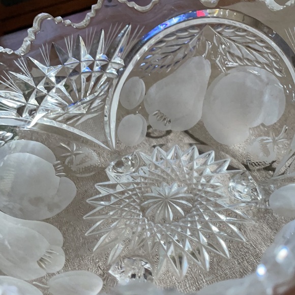 Beautiful Footed Lead crystal bowl - Picture 3 of 5